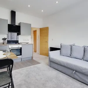 https://apt-279-ashley-road.tophotelsbath.com