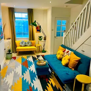 https://stay-k-belfast-cosy-2-bedroom-house-close-to-belfast.belfasthotelsireland.com
